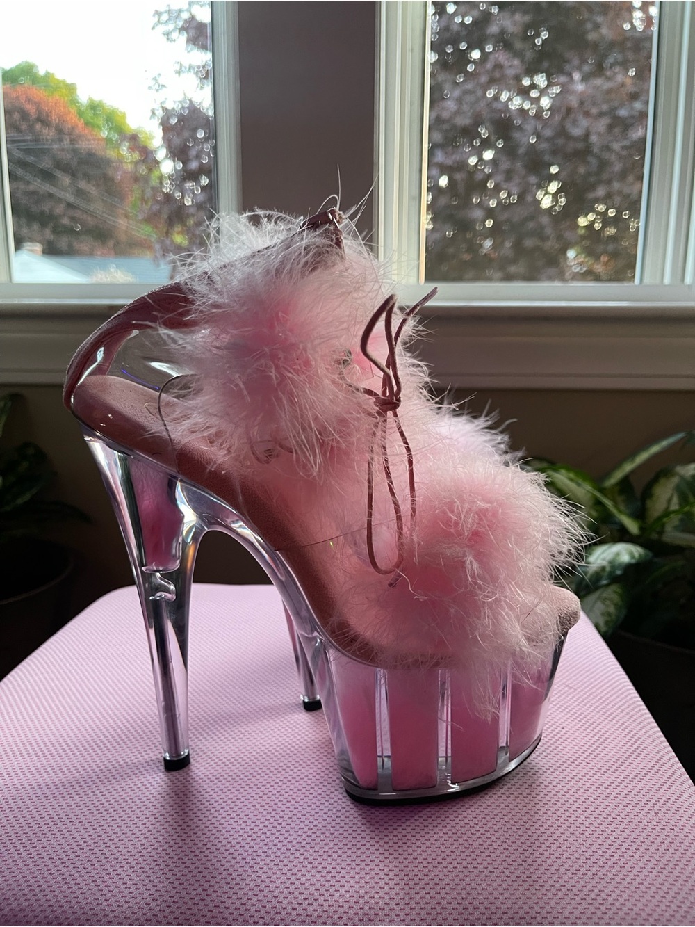 Pleaser Adore-724F Clear Baby Pink Marabou Feather 7" Platform Sandals NIB - Picture 4 of 5